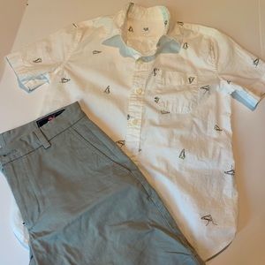 Set of Gap T shirt L and Vineyards vines size 28